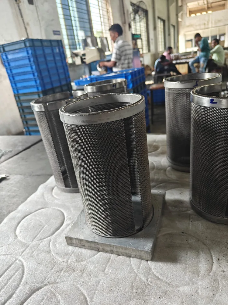 Tungsten mesh heater